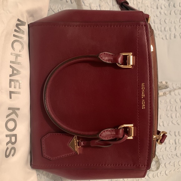 Michael Kors small wine coloured purse - Picture 10 of 12